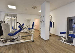 Krankengymnastik am Gerät